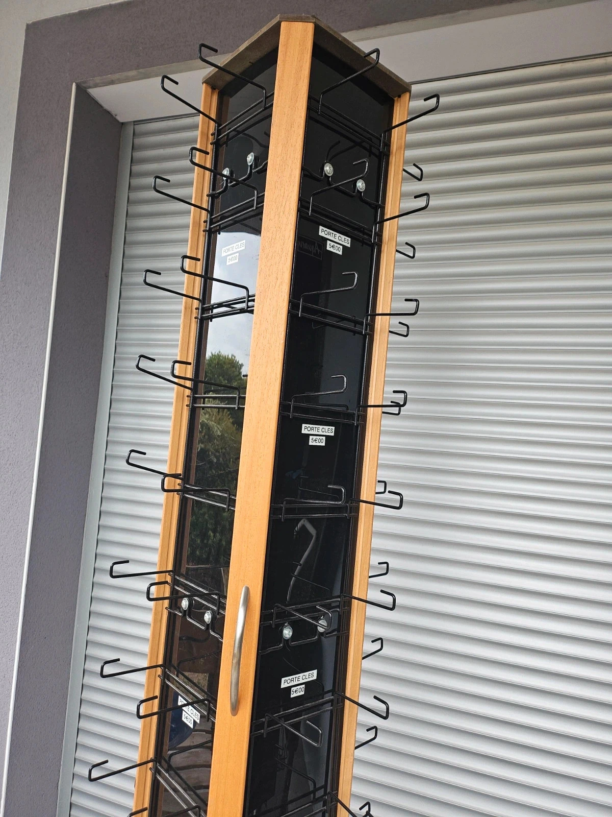 Professionele tourniquet display te halen in Villeneuve de Marsan winkel – photo 4